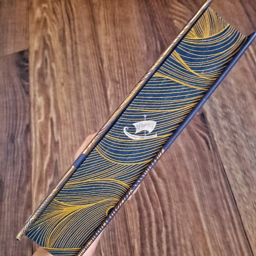 Illumicrate Lies We Sing to the Sea by Sarah Underwood - Picture 4 of 9